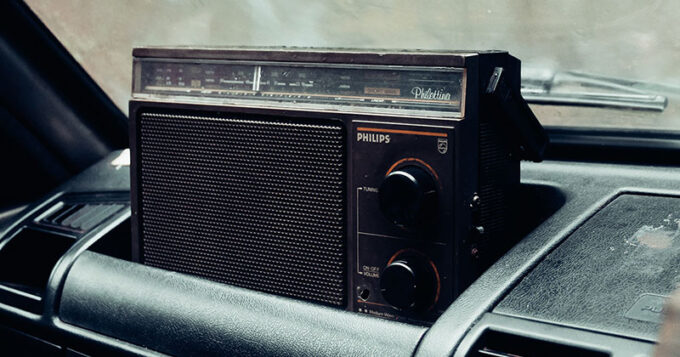 An old time car radio